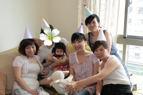 1yparty06.jpg 1yparty06.jpg