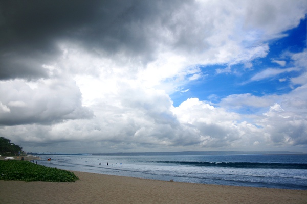 峇里島水明漾海灘一角02.jpg