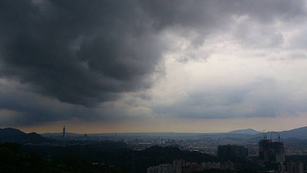 台北午後雷雨-1..⊙﹏⊙
