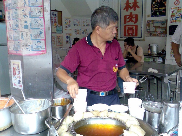 歹勢，又有人來外帶了.....