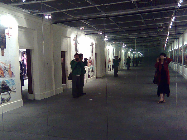 卯起來比誰照的人多