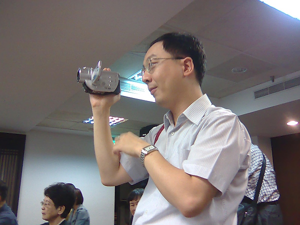 育靖背後的甜蜜推手