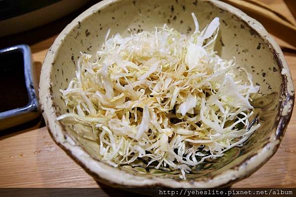 「高雄炸牛排」萩椛牛かつ專門店- 日式木屋藏美味，定食燒肉迎