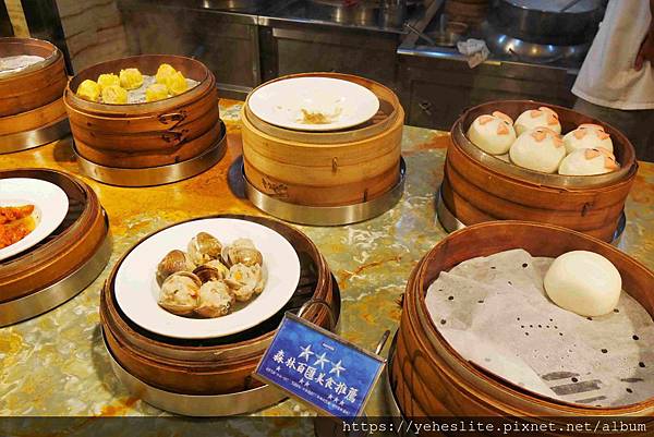 「高雄飯店吃到飽」林皇宮森林百匯（已停業，改為港式餐廳）- 