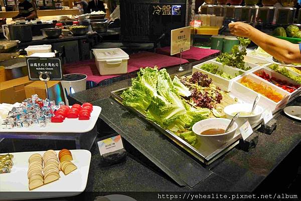 漢來海港巨蛋店 海鮮食材富盛名 甜食糕點有亮點 迷你拿鐵小站 痞客邦