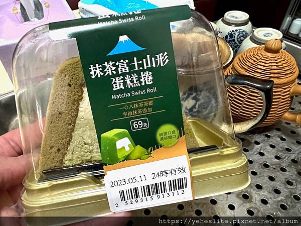 「超商新品試吃」7-11抹茶富士山形蛋糕捲