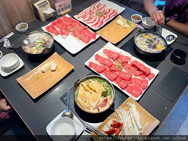 「高雄火鍋」森禾田瑞隆店，火鍋湯頭和肉品吃起來都相當不錯的餐