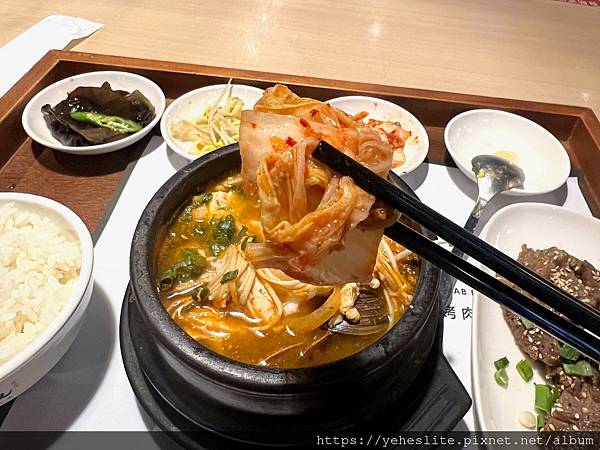 「高雄韓式餐廳」盜飯炙火烤肉定食：將韓式烤肉加入到定食內？！