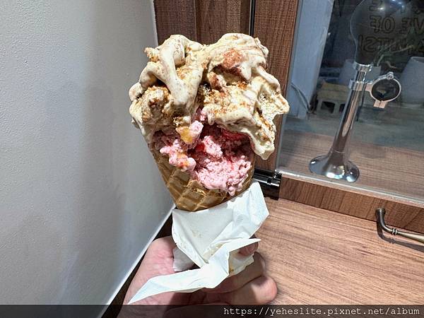 「高雄義式冰淇淋」Gelatail五滴 義式冰淇淋，位在文化