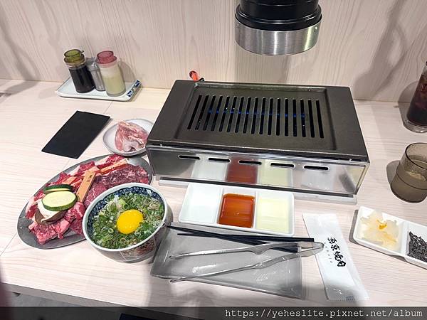 「高雄個人燒肉」魚京燒肉，有提供和牛的個人燒肉店｜內用環境相