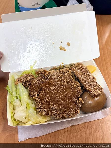 「高雄鹽埕小吃」阿英排骨飯，便當的計價方式還真的小特別｜排骨