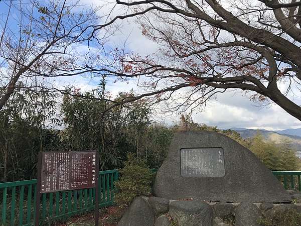 日本關西 京阪電車好去處京都男山纜車展望台石清水八幡宮 美冠仙子進進出出 痞客邦