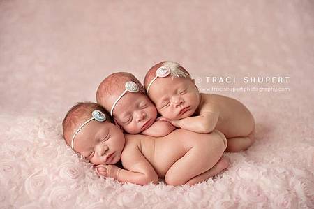 Three-Newborn-Babies-Sleeping.jpg