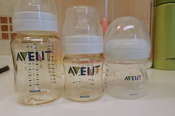 AVENT家族：PES防脹氣寬口奶瓶（大、小）、PP防脹氣奶瓶