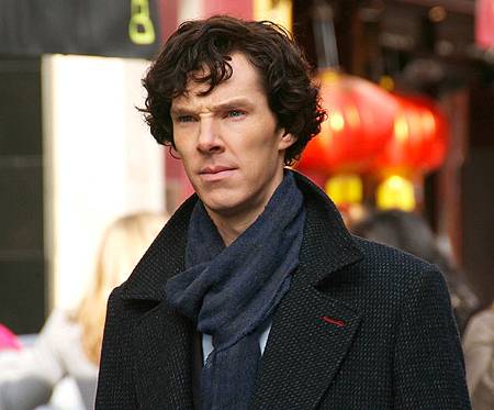 Benedict_Cumberbatch_filming_Sherlock_cropped2