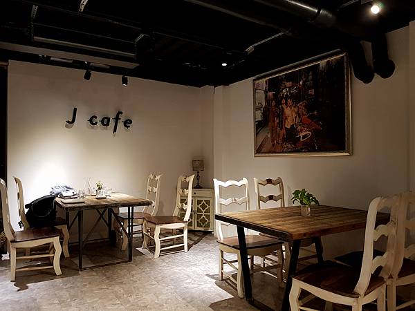 J CAFE (3).jpg