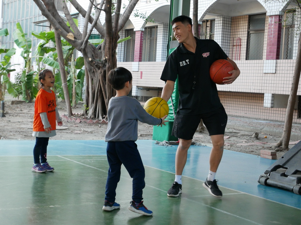 暴龍幼兒籃球運動訓練營 (20).JPG