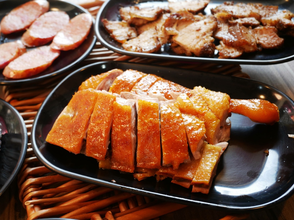 老爺美食館,焦糖燻鴨,香茅煎肉,健康便當,米血,三民區,鼎山家樂福,高雄,老爺美食館鼎山店,高雄鴨肉,鴨肉飯,高雄美食,三民美食,高雄小吃,三民小吃