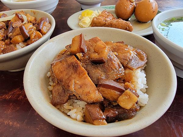 霞燒肉飯 (3).jpg