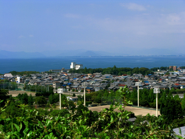 彥根城上遠眺