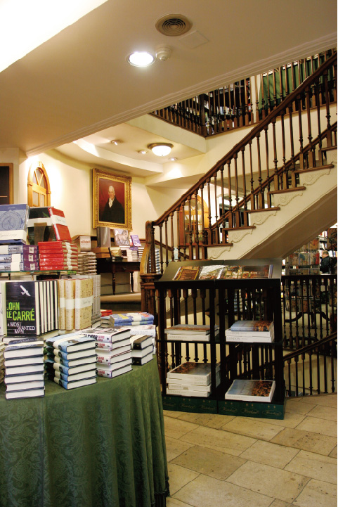 Hatchards_IMG_9758-02