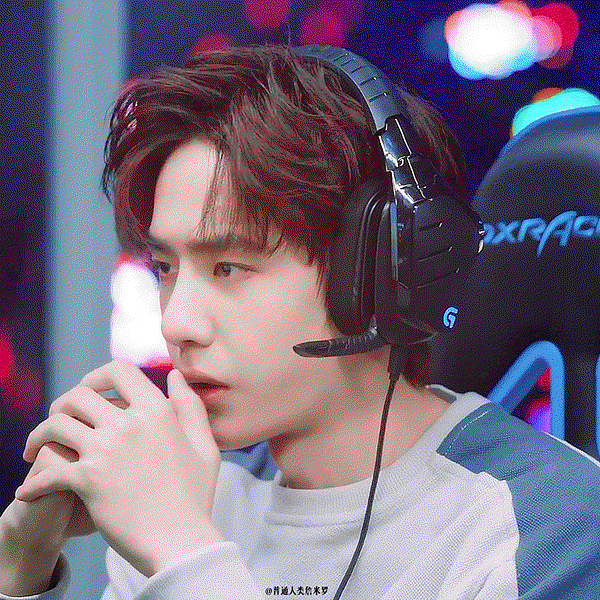 f8dee74cbd134061ba7aa32b46853f21.gif