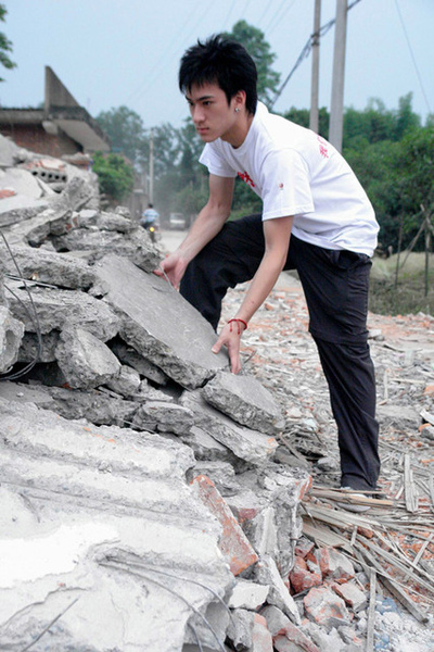 沈建宏親睹災區慘狀s