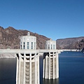 Hoover Dam接Lake Mead