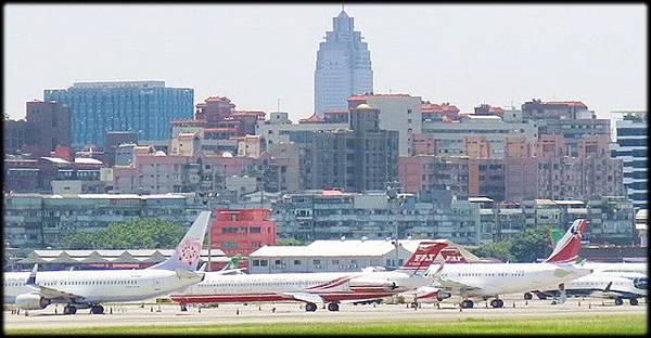 空軍一號咖啡廳拍飛機_081.jpg