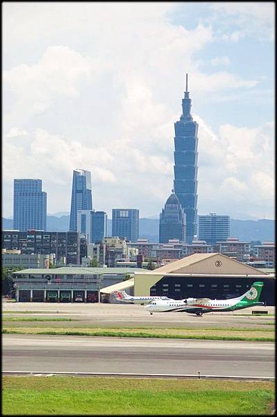 空軍一號咖啡廳拍飛機_105.jpg