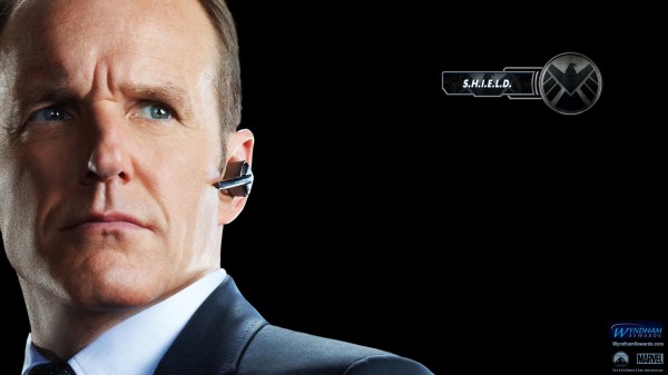 the-avengers-wallpaper-agent-coulson-600x337