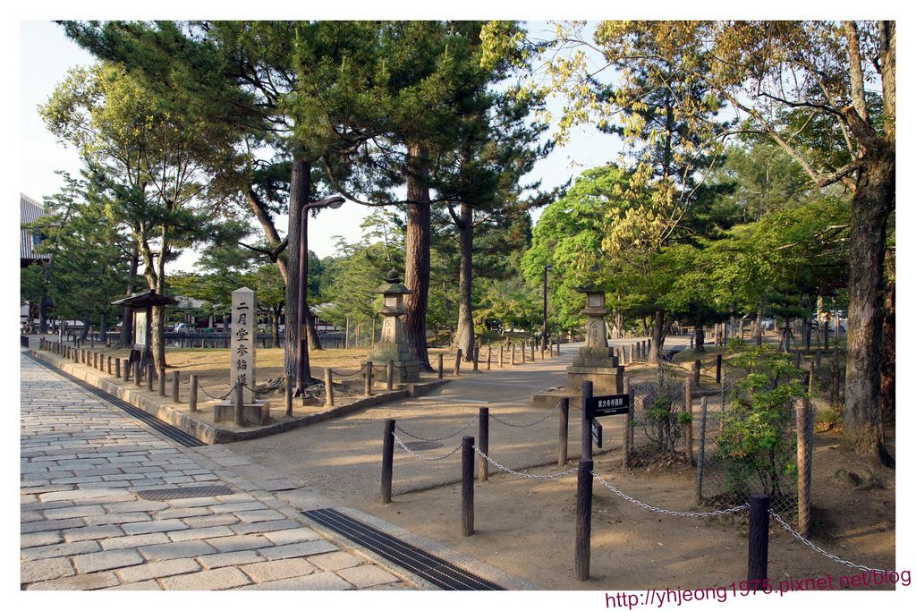 東大寺-二月堂參詣道.jpg