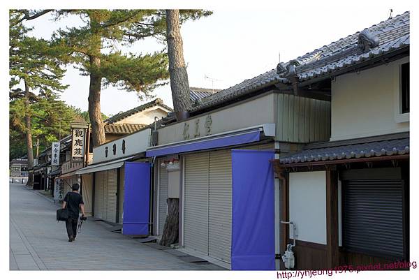 東大寺-商店街.jpg