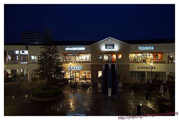 RINKU PREMIUM OUTLETS-夜晚.jpg