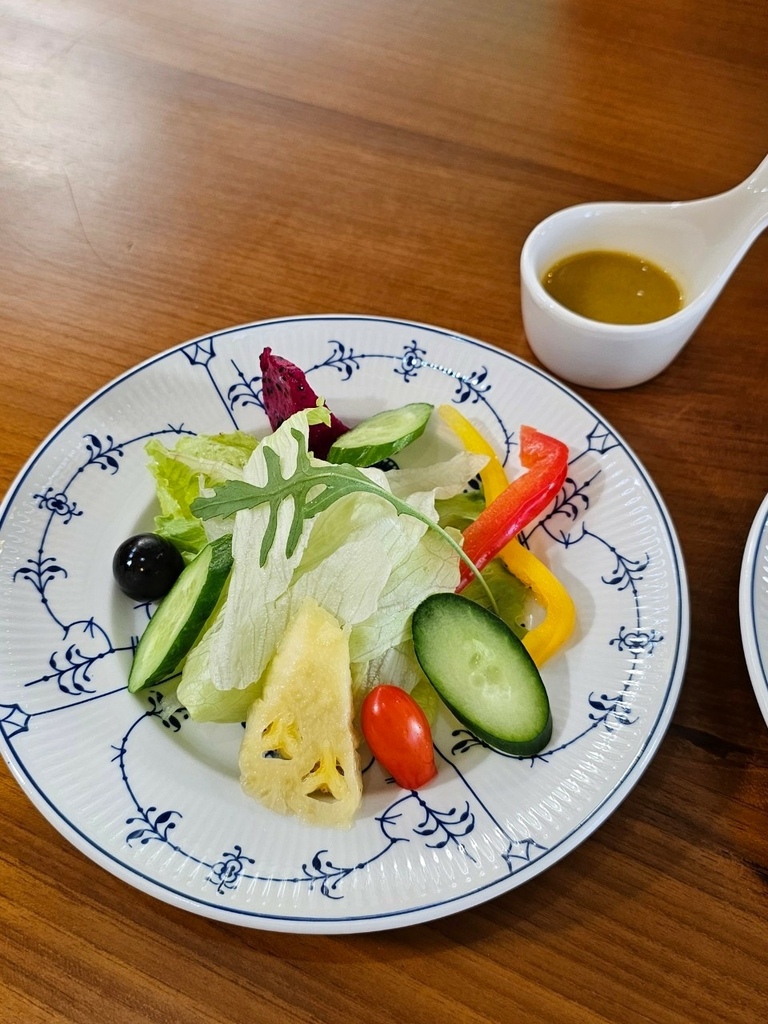 【南投｜埔里】南投素食｜無所從來蔬食文創館｜還有火車造景可以