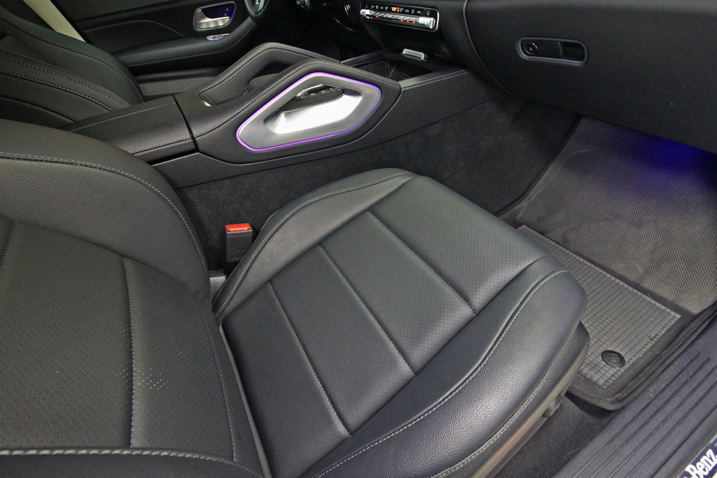 BENZ GLE300d SUV 剛中帶柔舒適駕馭，奢華空間