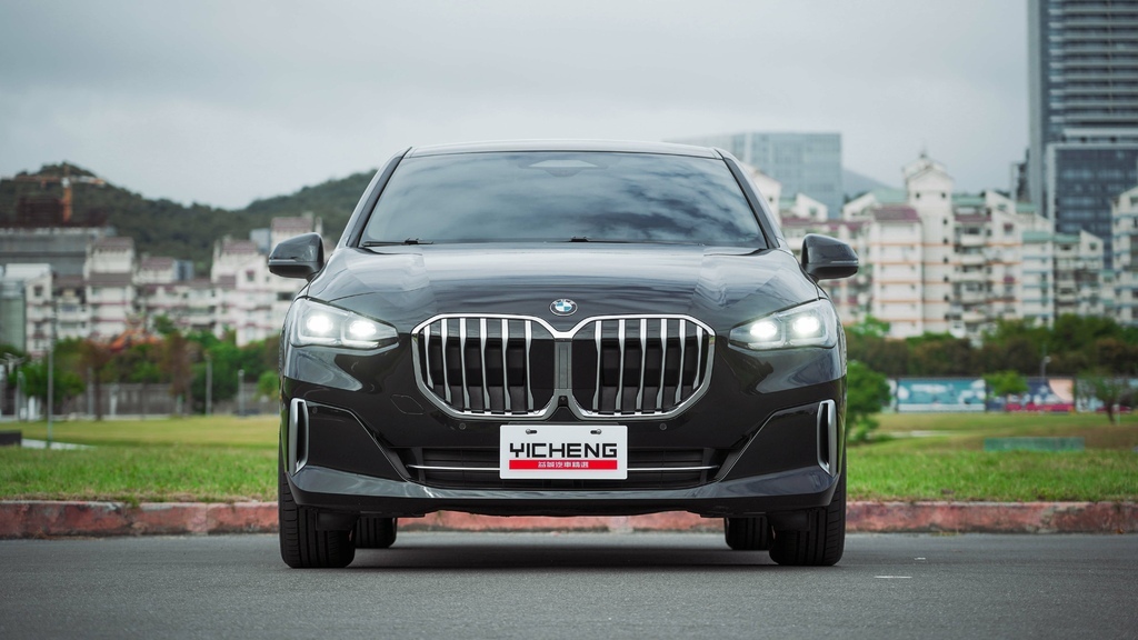 BMW 220i AT Luxury U06 頂尖科技前衛都