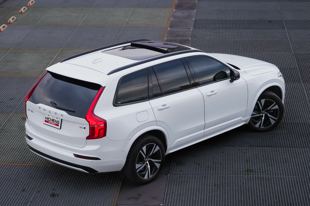 Volvo XC90 B5 R-Design 瑞典旗艦七人座