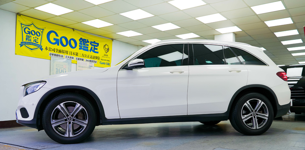 BENZ GLC250 4MATIC 最優賓士三芒星休旅車 