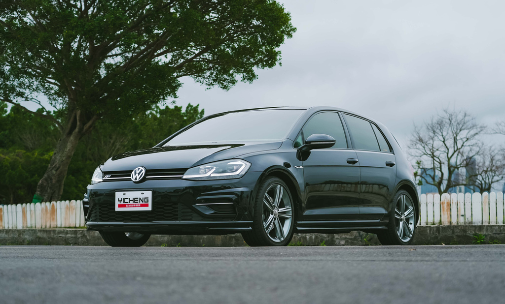 VW GOLF 280 TSI R-Line VII 福斯限