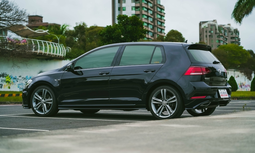 VW GOLF 280 TSI R-Line VII 福斯限