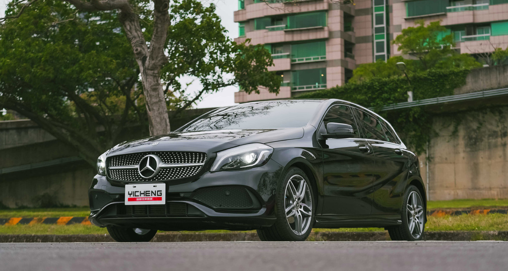 BENZ A180 AMG LINE W176 輕鬆駕馭老少