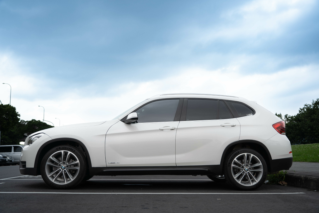 BMW X1 20i S-DRIVE E84 全景跑車套件美