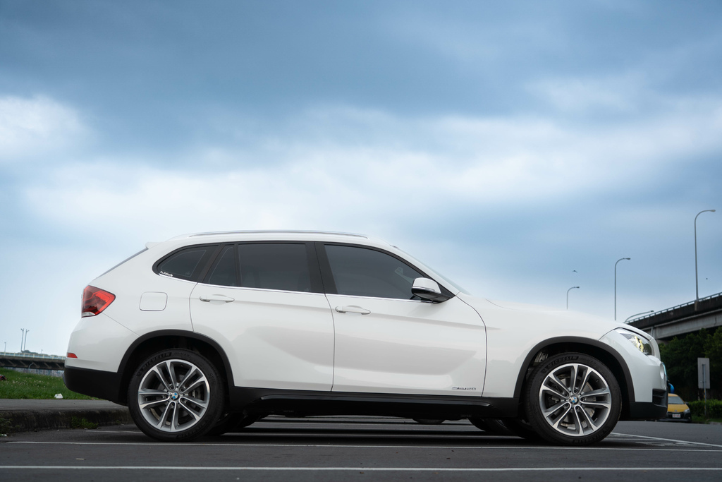 BMW X1 20i S-DRIVE E84 全景跑車套件美