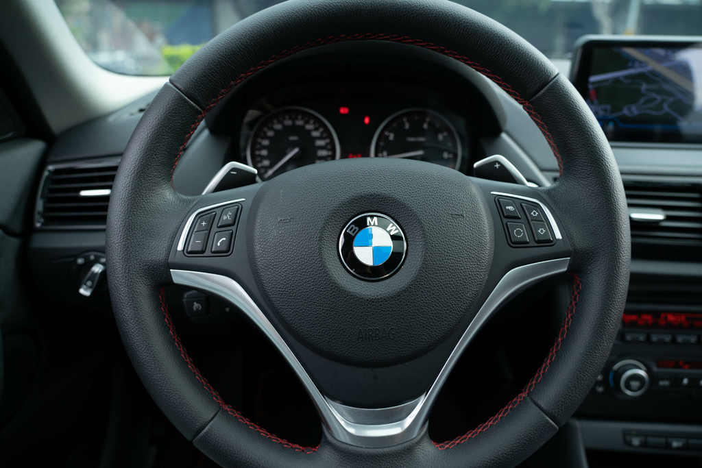 BMW X1 20i S-DRIVE E84 全景跑車套件美