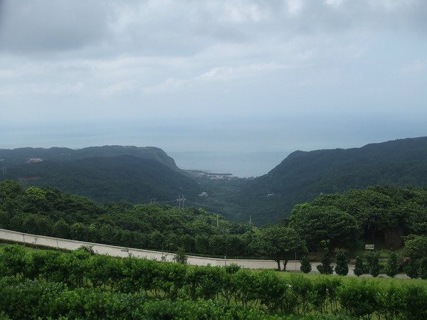 阿嬤長眠之地看過去的海與山