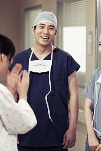 《Good Doctor》曝片場照 演員笑容滿面樂開懷04.jpg