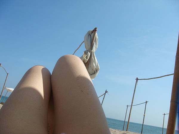 美腿 陽光 沙灘 海岸~~~~