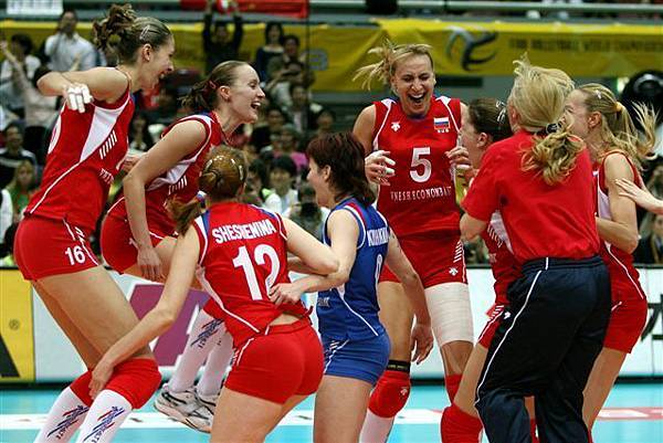 the Russian team celebrate the gold medal