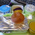 飛機上的早餐, 是我最討厭的炒飯, 吃的痛苦極了 